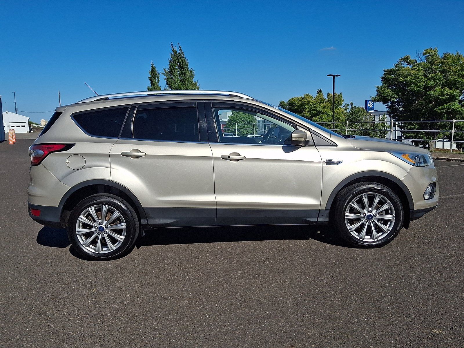 Used 2017 Ford Escape Titanium FWD image 7