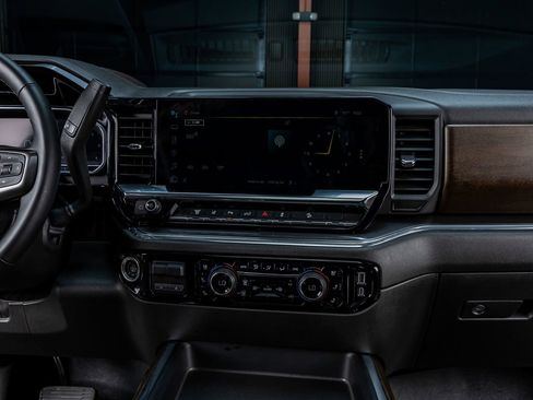 Used 2024 Chevrolet Silverado 2500 High Country w/ High Country Premium Package AWD/4WD image 25