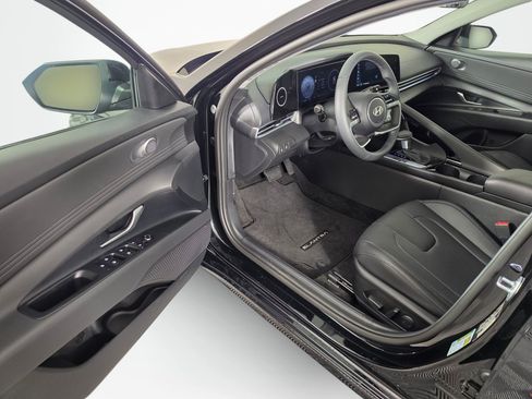 Used 2026 Hyundai Elantra Limited FWD image 30