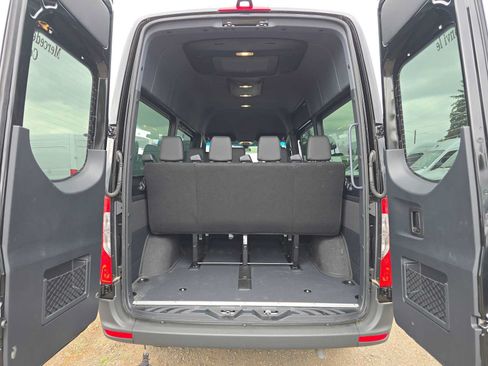 Used 2025 Mercedes-Benz Sprinter 2500 image 19