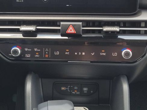 New 2026 Kia Sportage EX FWD image 17
