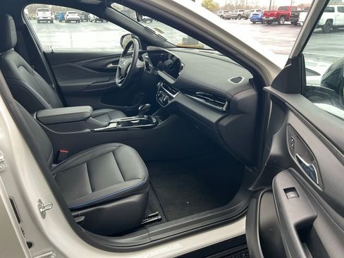 Used 2024 Buick Envista Sport Touring w/ Convenience I Package image 13