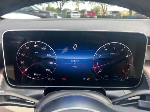 Used 2026 Mercedes-Benz GLC 300 4MATIC image 5