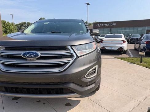 Used 2017 Ford Edge Titanium w/ Equipment Group 302A AWD/4WD image 9