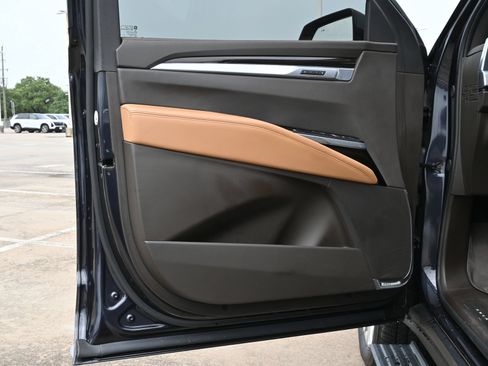 Certified 2025 Cadillac Escalade Premium Luxury AWD/4WD image 19