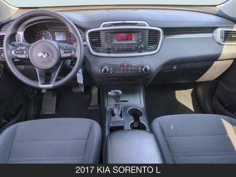 Used 2017 Kia Sorento L FWD image 13