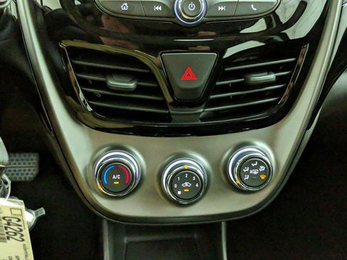 Used 2022 Chevrolet Spark LT FWD image 34