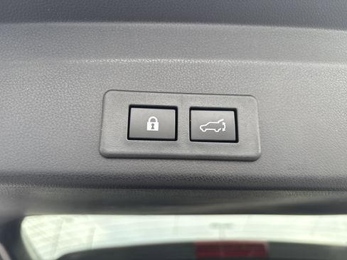 Used 2023 Subaru Ascent Premium w/ Convenience Package image 15