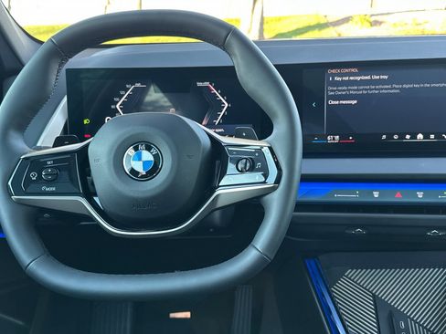 Used 2025 BMW X3 xDrive30i w/ Premium Package image 18