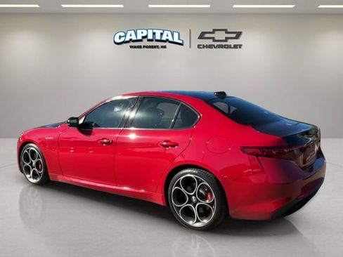 Used 2023 Alfa Romeo Giulia Veloce image 3