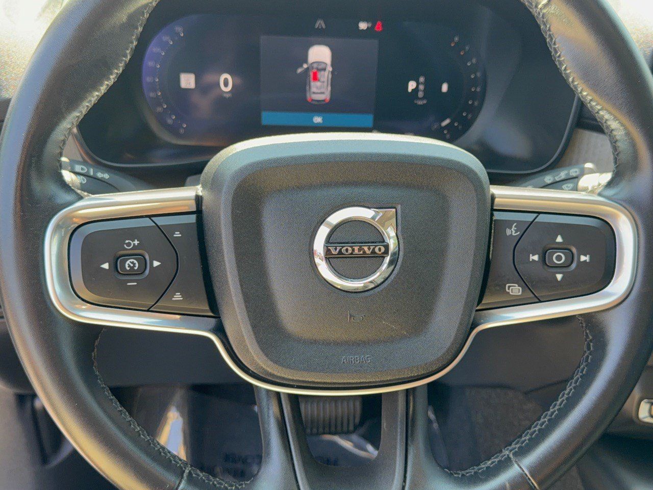 Used 2025 Volvo XC40 B5 Core AWD/4WD image 10