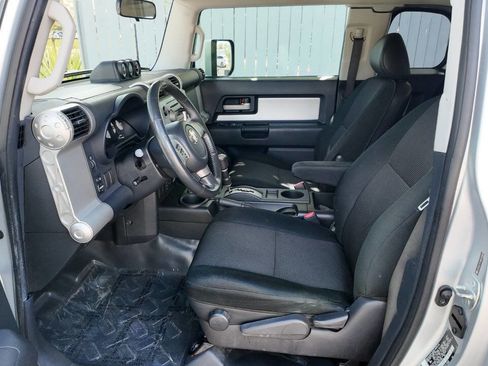 Used 2008 Toyota FJ Cruiser 4WD image 7
