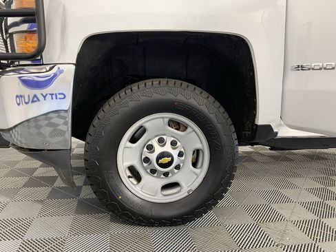 Used 2019 Chevrolet Silverado 2500 W/T AWD/4WD image 11