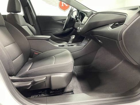 Used 2024 Chevrolet Malibu LT w/ Sport Edition FWD image 23