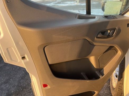 Used 2023 Ford Transit 350 XLT image 12