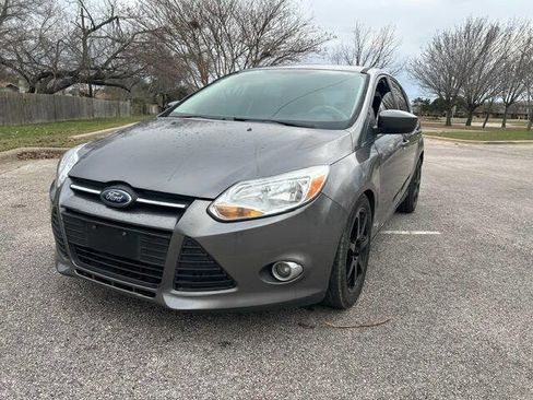 Used 2012 Ford Focus SE image 2