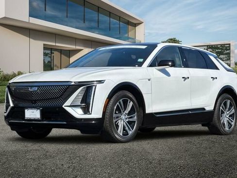 Certified 2024 Cadillac Lyriq Luxury w/ LPO, Floor Liner Package RWD image 8