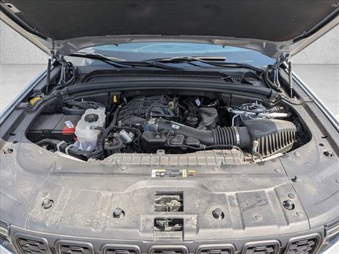 Used 2024 Jeep Grand Cherokee Altitude image 23
