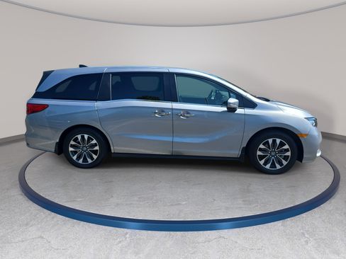Used 2024 Honda Odyssey EX-L image 4