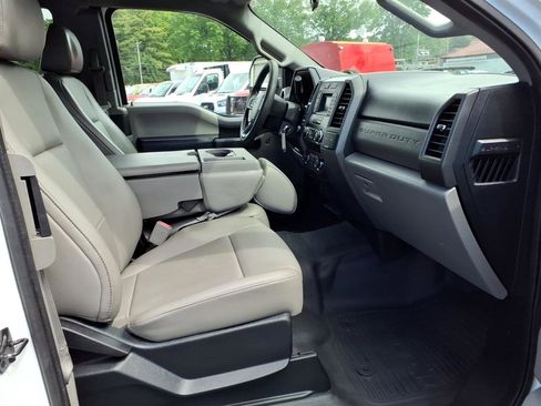 Used 2019 Ford F250 XL w/ Power Equipment Group AWD/4WD image 16