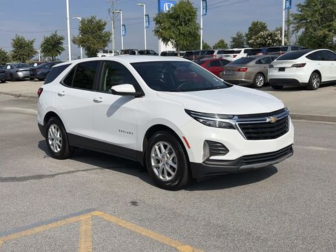 Used 2022 Chevrolet Equinox LT FWD image 1