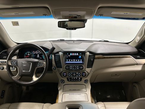 Used 2017 GMC Yukon XL Denali AWD/4WD image 14
