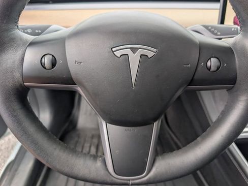 Used 2023 Tesla Model 3 Standard Range image 32