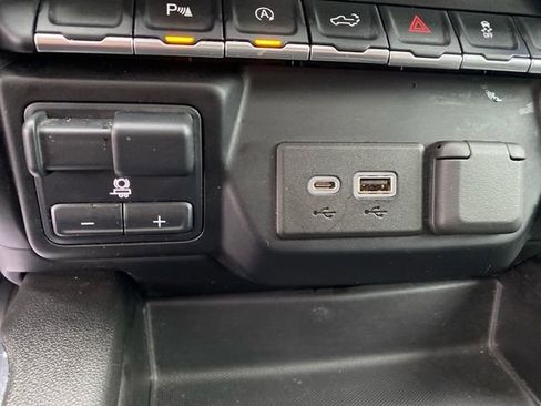 Used 2021 Chevrolet Silverado 1500 LT Trail Boss w/ Convenience Package II image 12