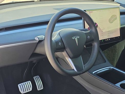 Used 2022 Tesla Model Y Performance image 2