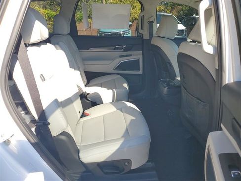 New 2025 Kia Telluride S image 12