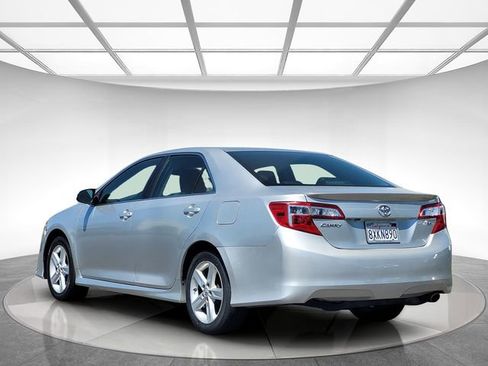 Used 2014 Toyota Camry SE w/ Fleet Convenience Package FWD image 6