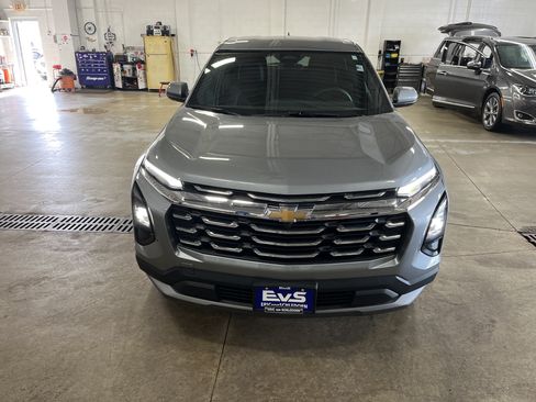Used 2026 Chevrolet Equinox LT w/ Convenience Package II AWD/4WD image 2