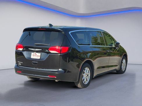 Used 2024 Chrysler Voyager LX FWD image 6