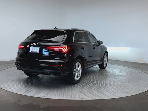 Used 2020 Audi Q3 2.0T Premium Plus w/ Premium Plus Package AWD/4WD image 8