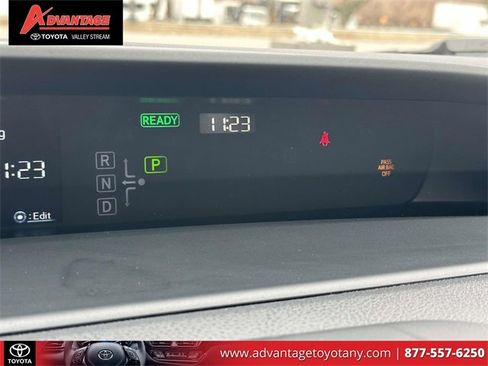 Used 2022 Toyota Prius Prime XLE image 31