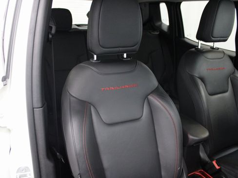 Used 2019 Jeep Renegade Trailhawk image 30