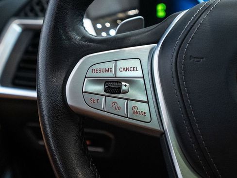 Used 2024 BMW X7 xDrive40i w/ Parking Assistance Package image 28