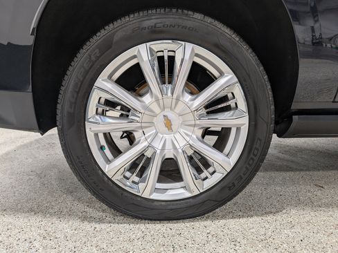 Used 2021 Chevrolet Suburban High Country image 13