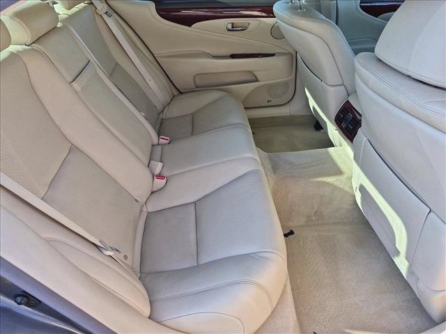 Used 2012 Lexus LS 460 L w/ Luxury Pkg RWD image 21