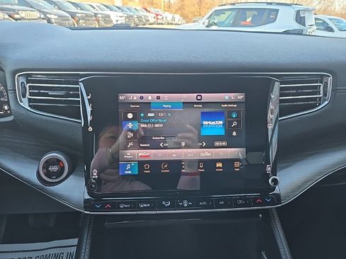 Used 2024 Jeep Wagoneer Series II image 52