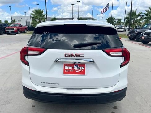 Used 2024 GMC Terrain SLE FWD image 5