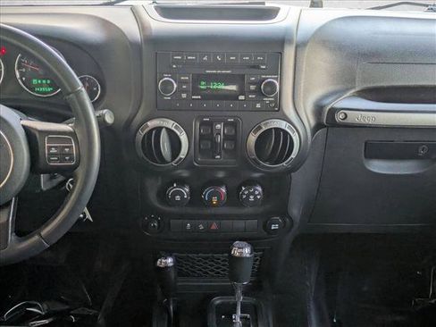 Used 2018 Jeep Wrangler Unlimited Sport S image 13