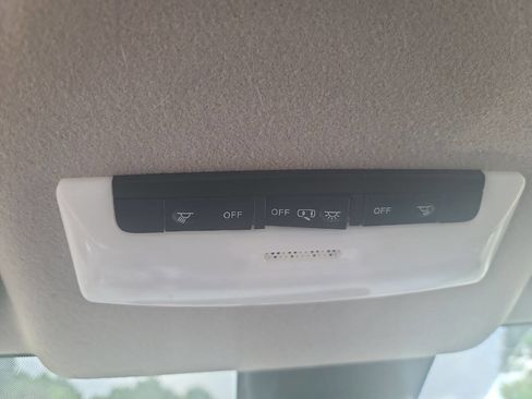 Used 2024 Nissan Versa SV w/ Trunk Package image 24