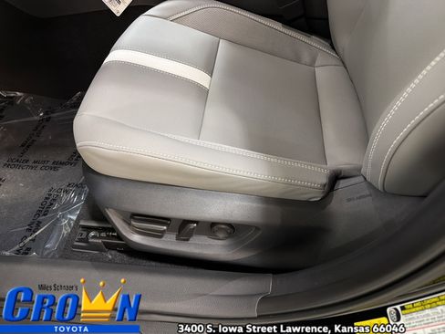 New 2026 Toyota Camry SE AWD/4WD image 16