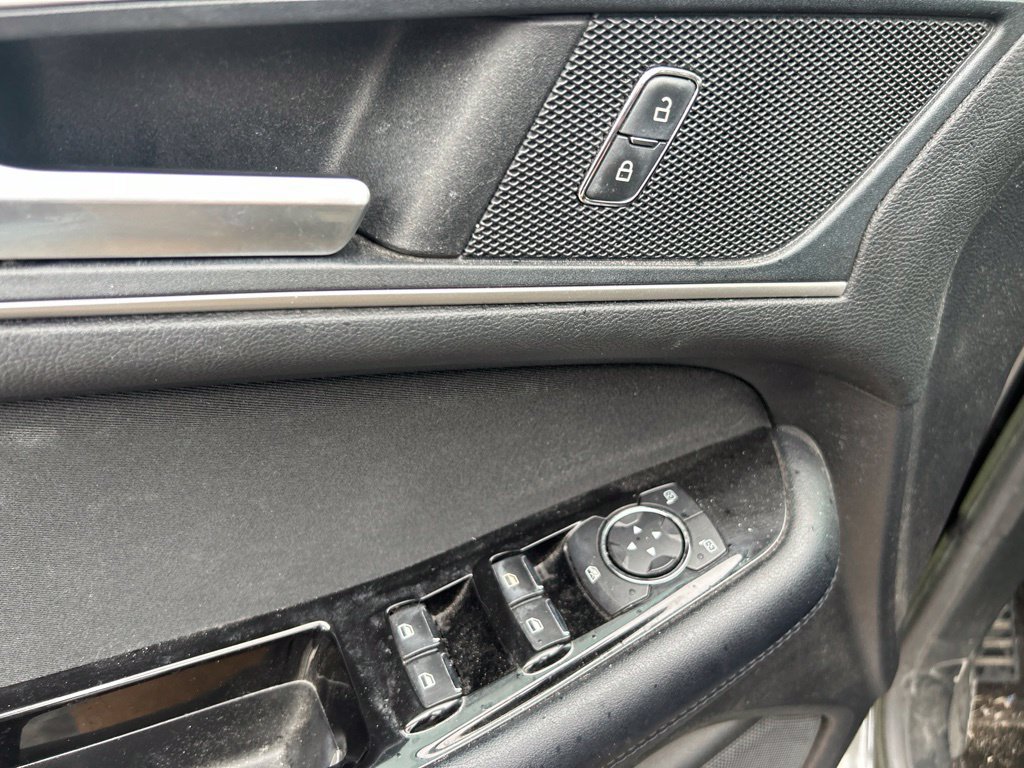 Used 2018 Ford Edge SEL FWD image 14