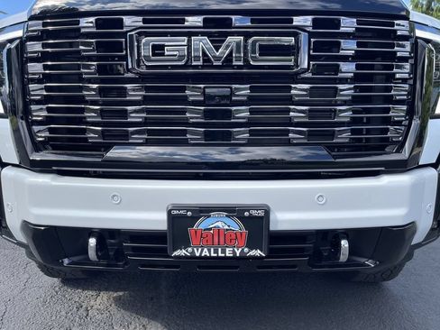 New 2026 GMC Sierra 3500 Denali Ultimate AWD/4WD image 32