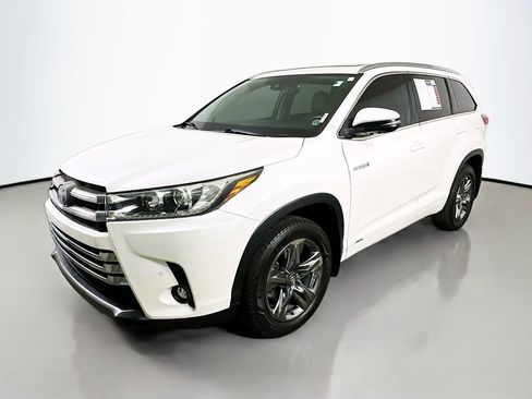 Used 2019 Toyota Highlander Limited Platinum image 3