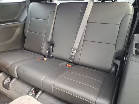 Certified 2023 Chevrolet Traverse Premier w/ LPO, Floor Liner Package image 11