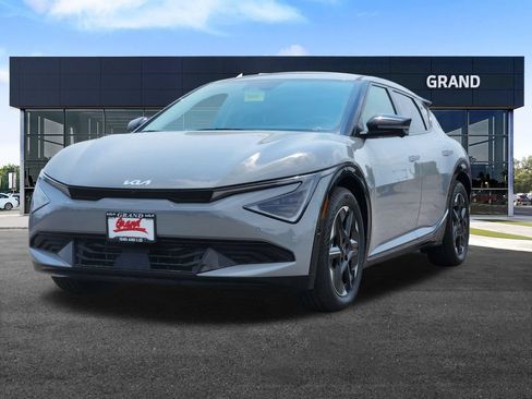 New 2026 Kia EV6 Wind AWD/4WD image 4