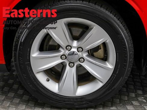 Used 2023 Dodge Challenger SXT image 29